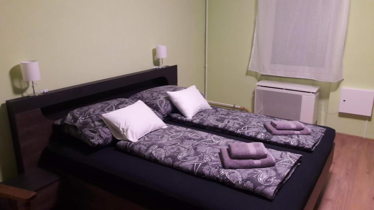Lia Apartman Pecs Exterior photo