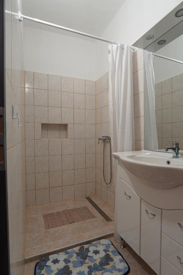 Lia Apartman Pecs Exterior photo