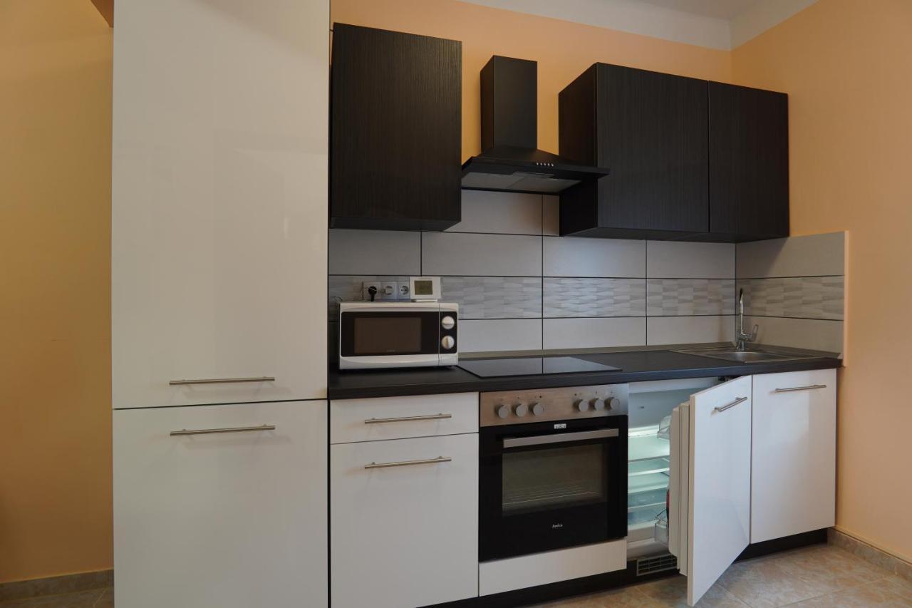 Lia Apartman Pecs Exterior photo
