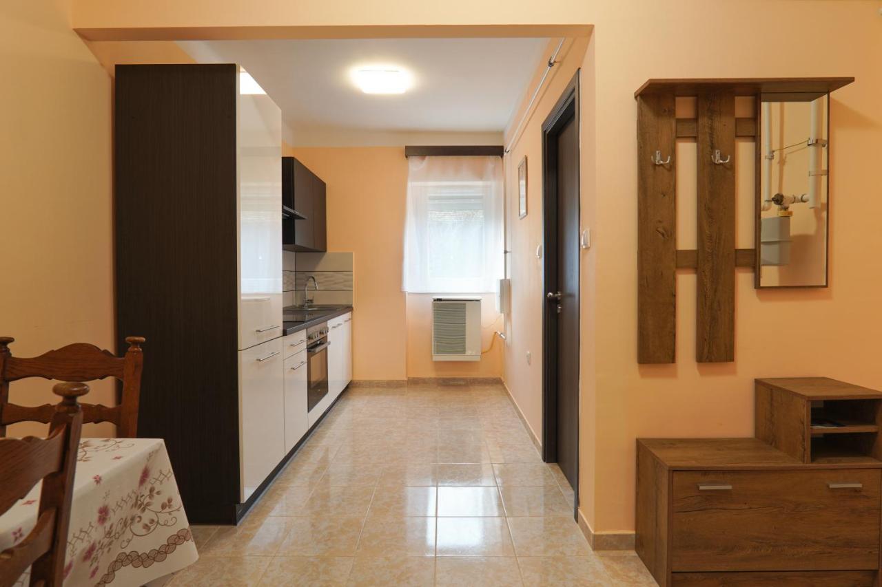 Lia Apartman Pecs Exterior photo
